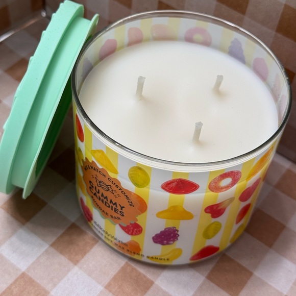 NEW B&BW Gummy Candies Limited Edition Sundae Bar 3 wick candle - Picture 4 of 6